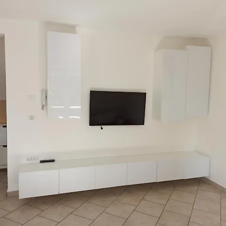 아파트 Apartma Cirab *