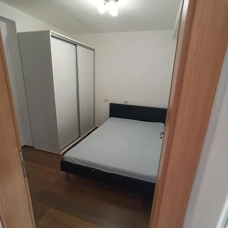 Apartma Cirab *